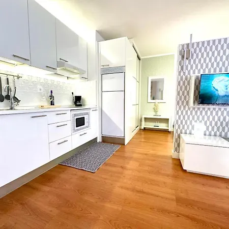 Lujan Playa Canteras Apartment