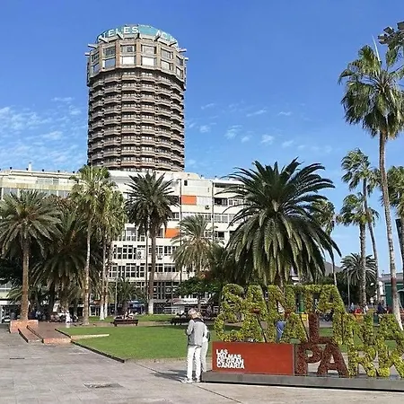 Daire Lujan Playa Canteras *
